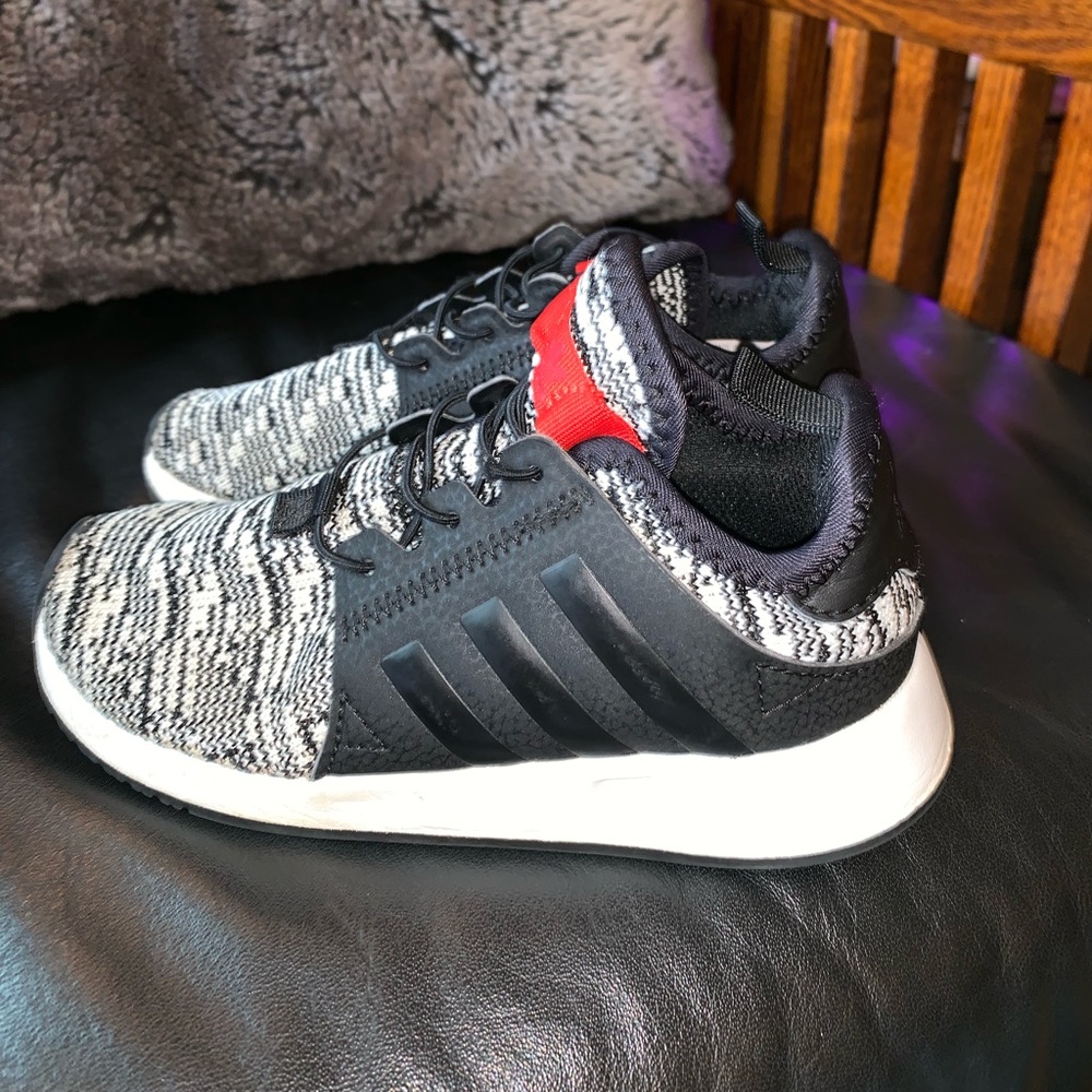 Little kid Adidas sneakers EUC